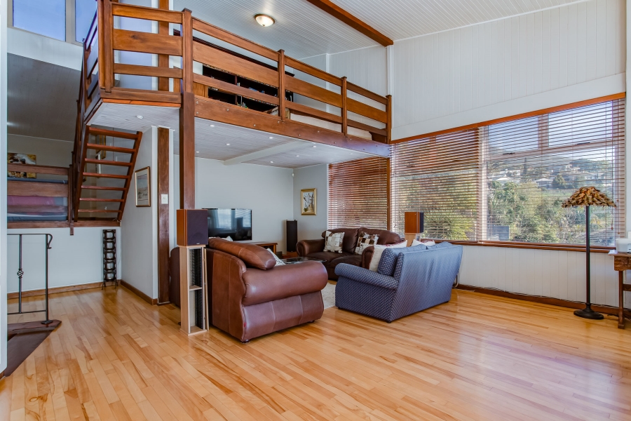 4 Bedroom Property for Sale in Lemoenkloof Western Cape